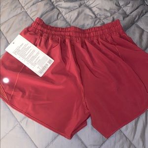 Lululemon Hotty Hot LR Short 4 Inch Inseam Lined